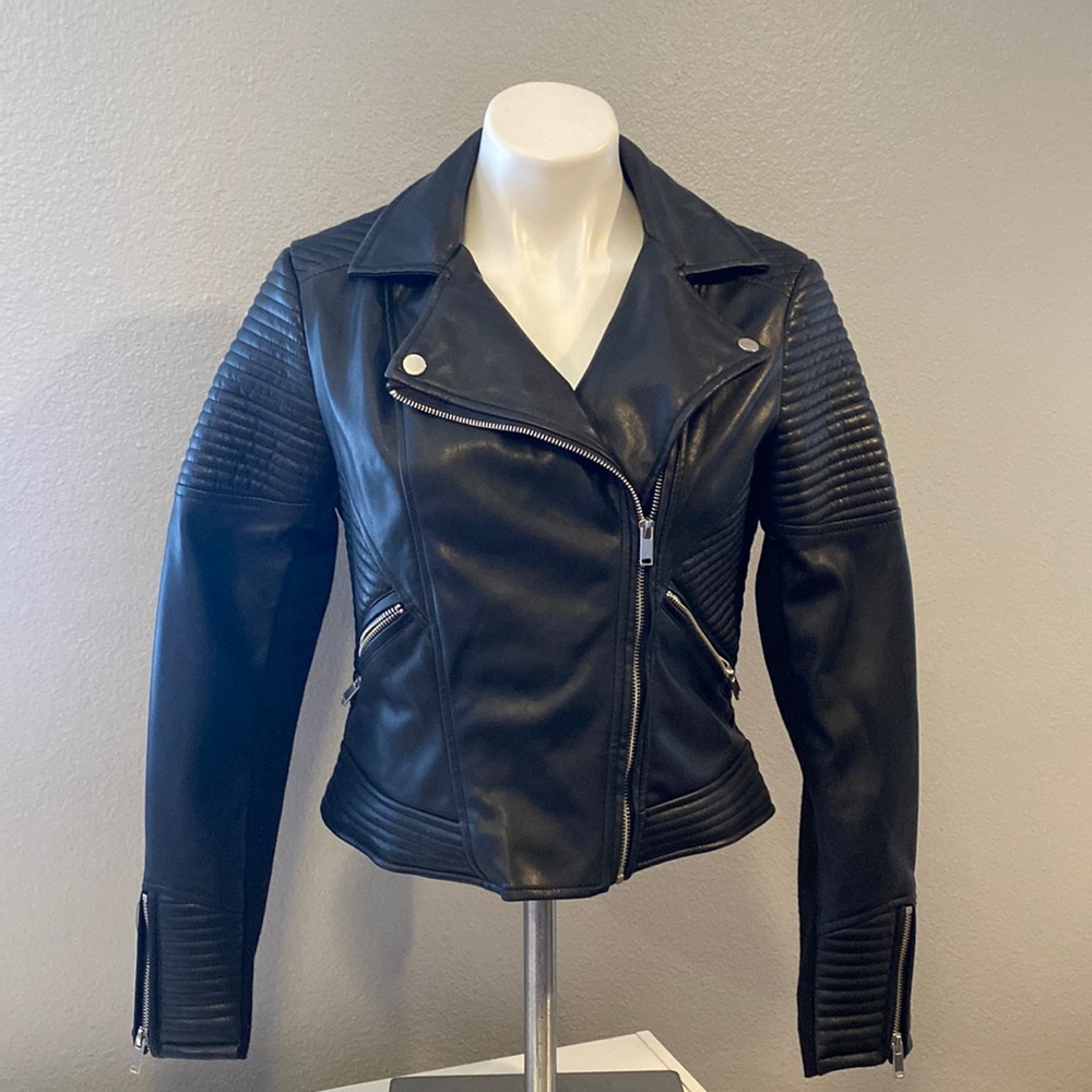 Bar lll Women’s Black jacket size M